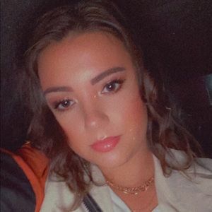 Meet your Posher, Courtney